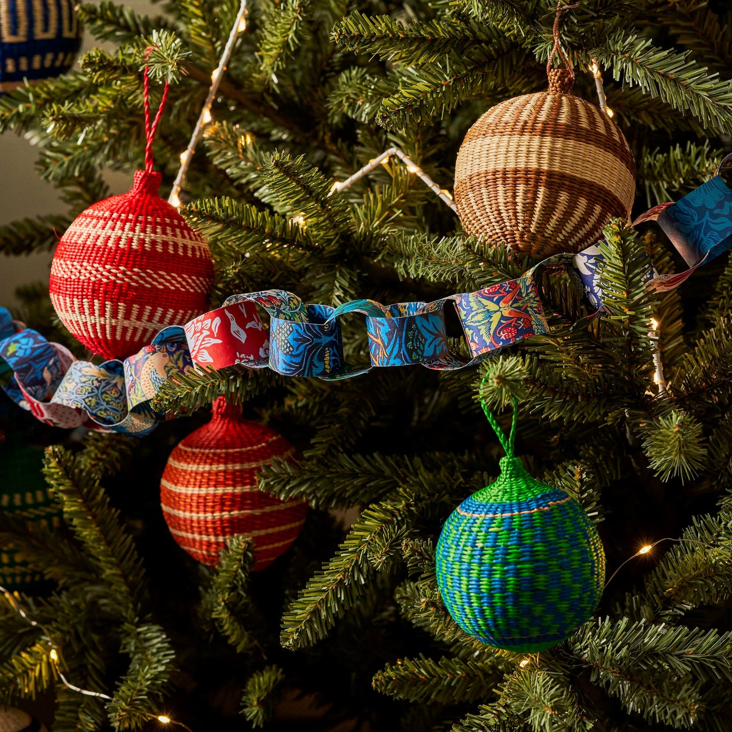 Red & White Christmas Tree Baubles Pack of 3 Bauble WASHEIN
