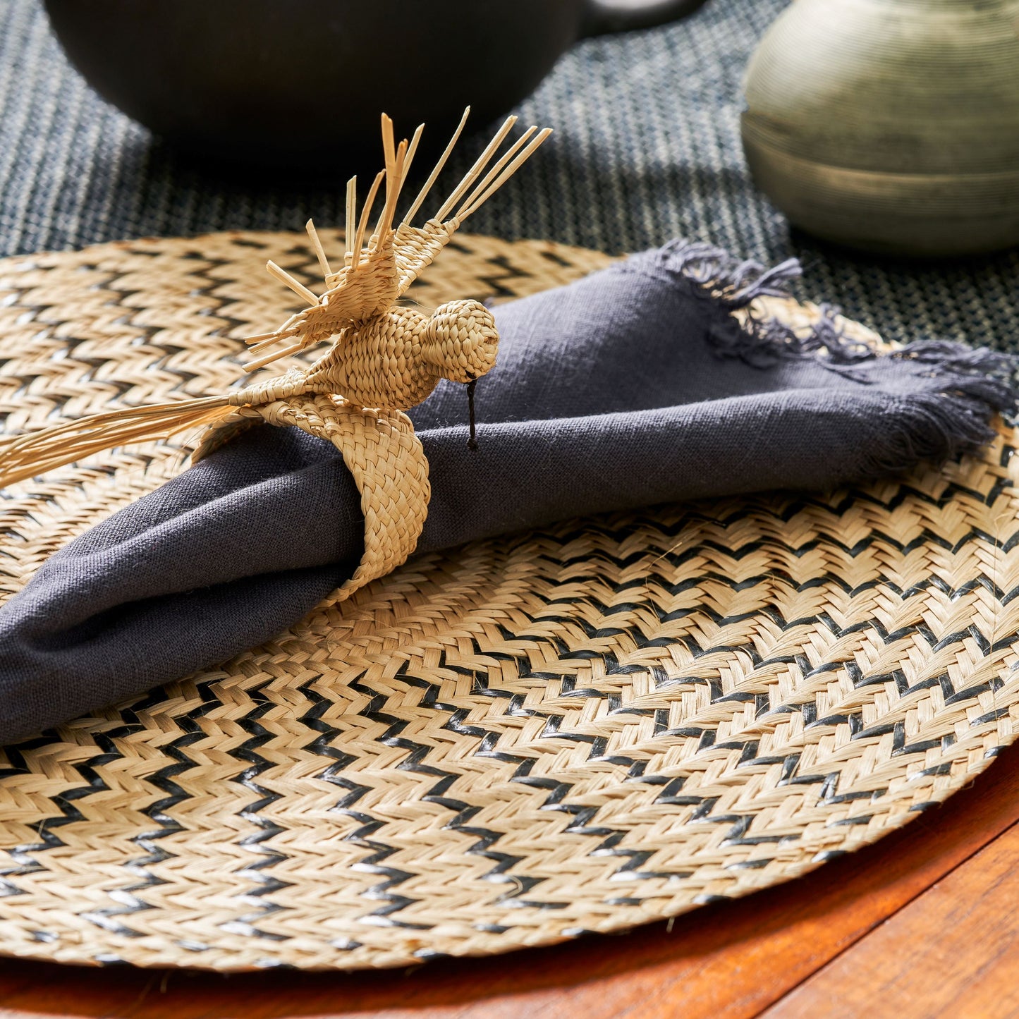 Set x 4 Natural Straw Black Zigzag Round Placemats Placemats WASHEIN