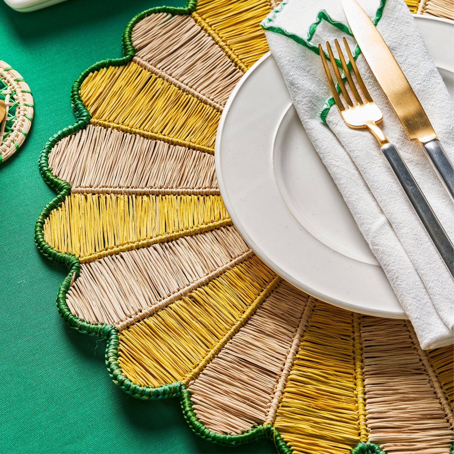 Set x 4 Natural Straw Green & Yellow Big Flower Round Placemats Placemats WASHEIN