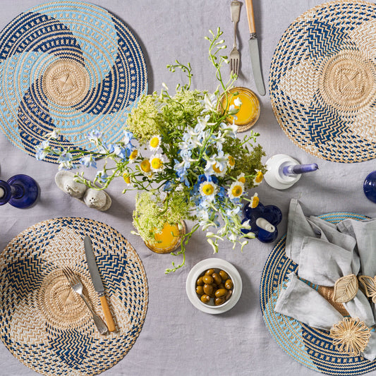 Set x 4 Natural Straw Light & Dark Blue Spiral Round Placemats Placemats WASHEIN
