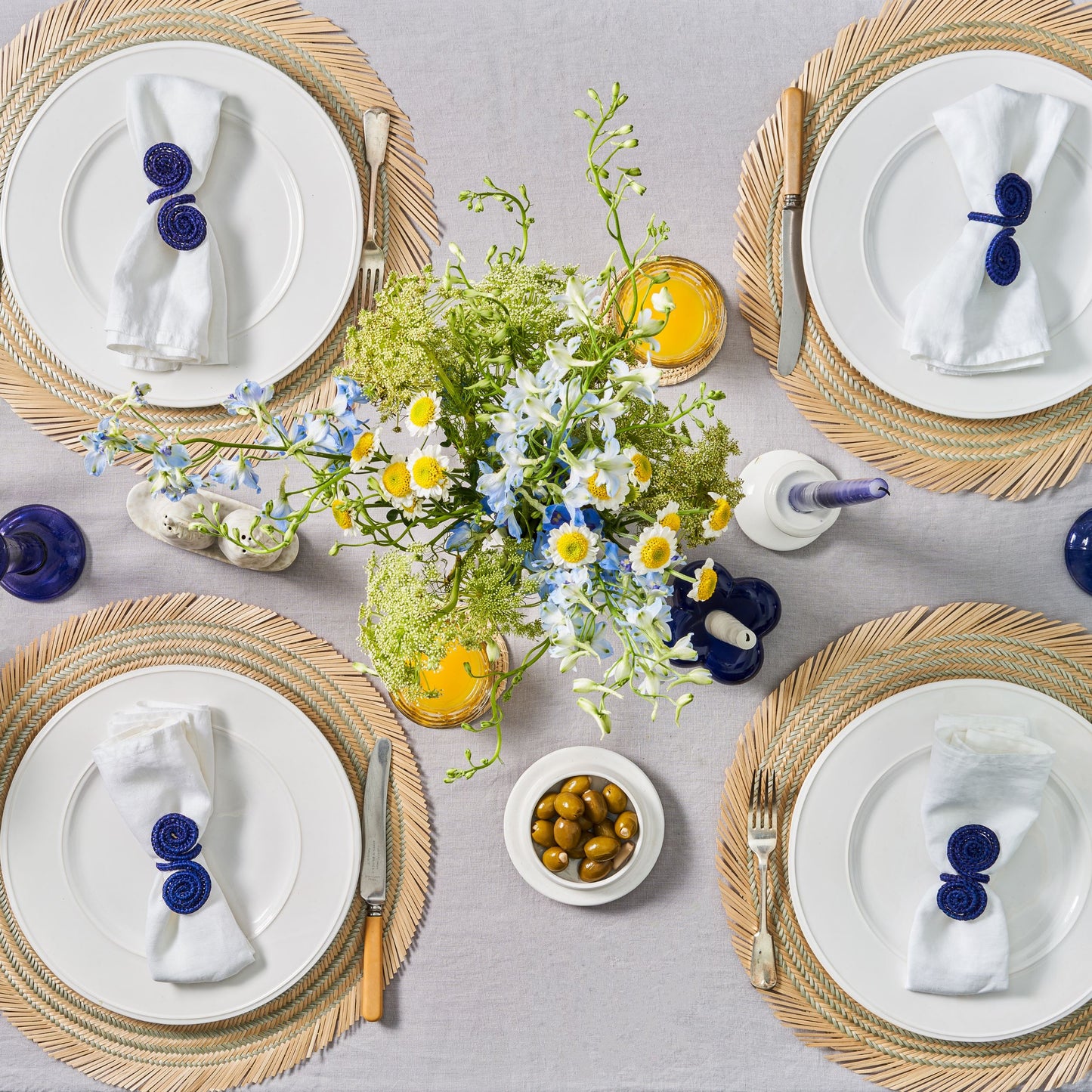 Set x 4 Natural Straw Silver Swirl Round Placemats Placemats WASHEIN