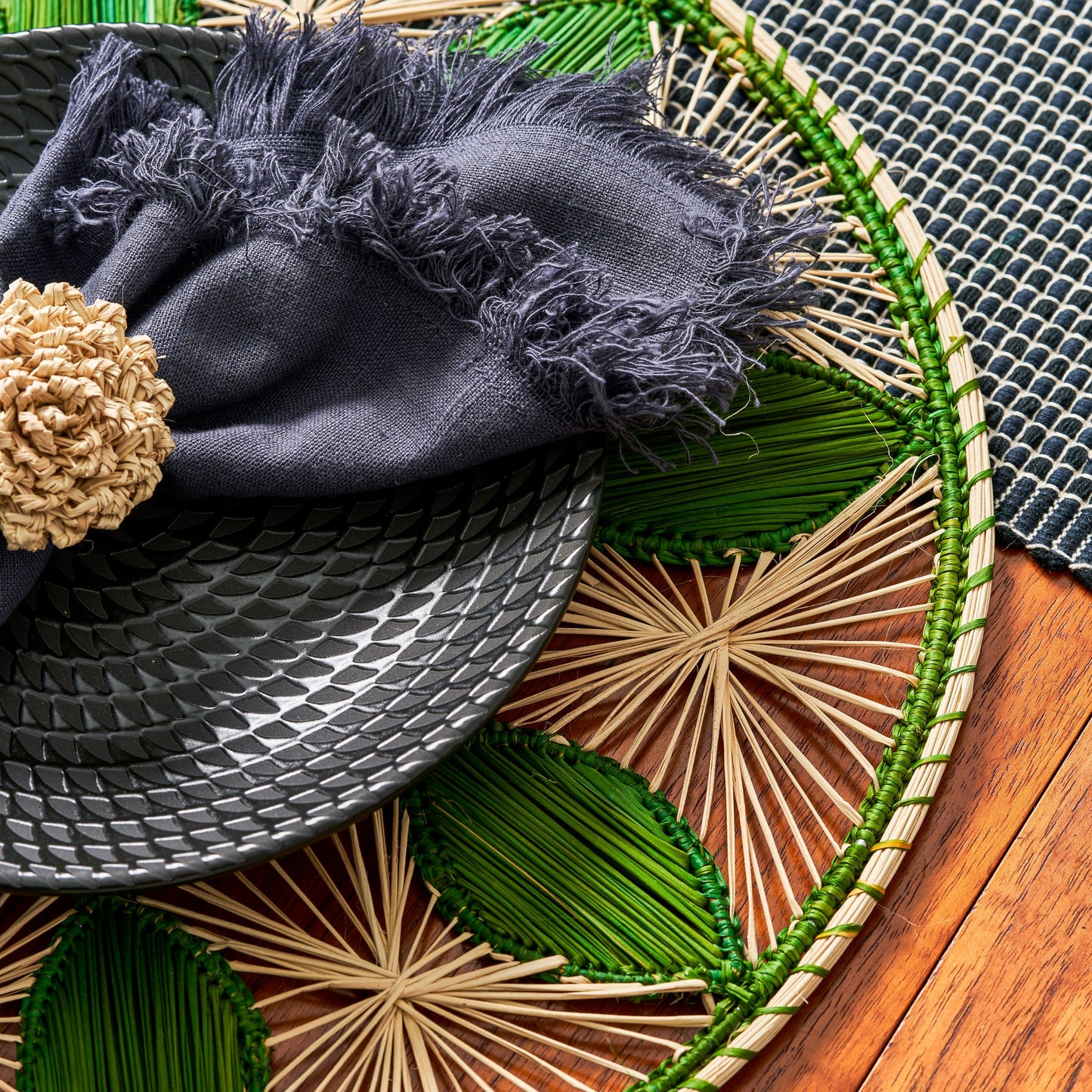 Set x 4 Raffia Straw Green Leaves Round Placemats Placemats WASHEIN