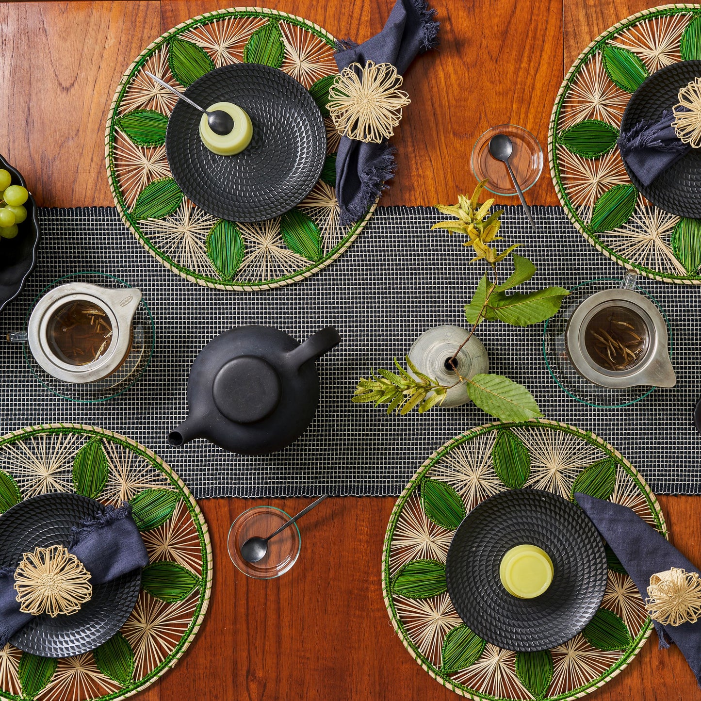 Set x 4 Raffia Straw Green Leaves Round Placemats Placemats WASHEIN
