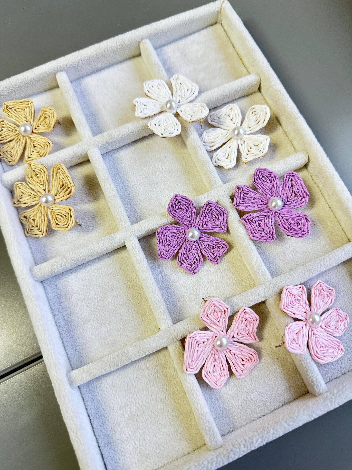 Soft Pink Flower Woven Straw Earings (18K Gold Plated Brass) Earrings WASHEIN