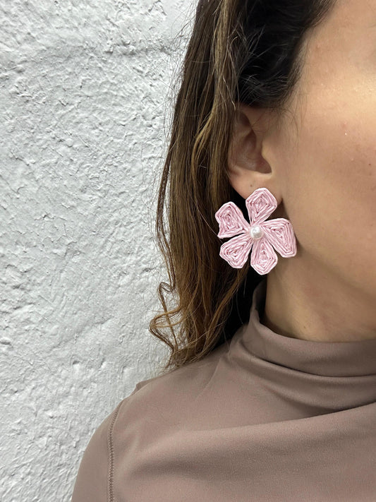 Soft Pink Flower Woven Straw Earings (18K Gold Plated Brass) Earrings WASHEIN