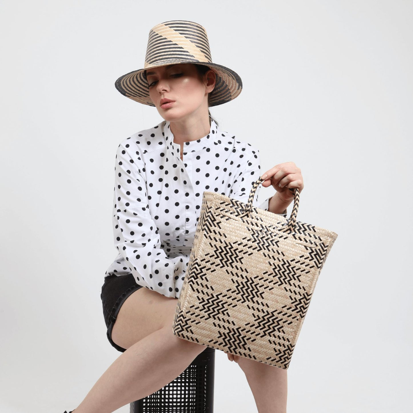 Amalfi Medium Black Straw Basket Bag BAG WASHEIN