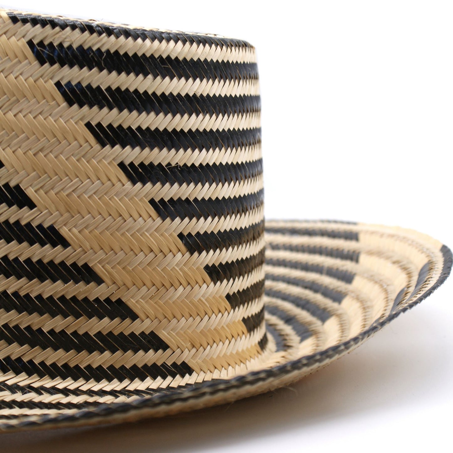 Breeze Black Short Brim Straw Hat Hat WASHEIN