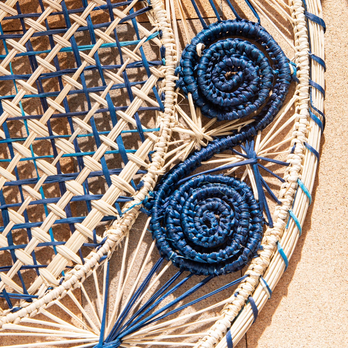 Natural Straw Woven Blue Spiral Round Placemats Placemats WASHEIN
