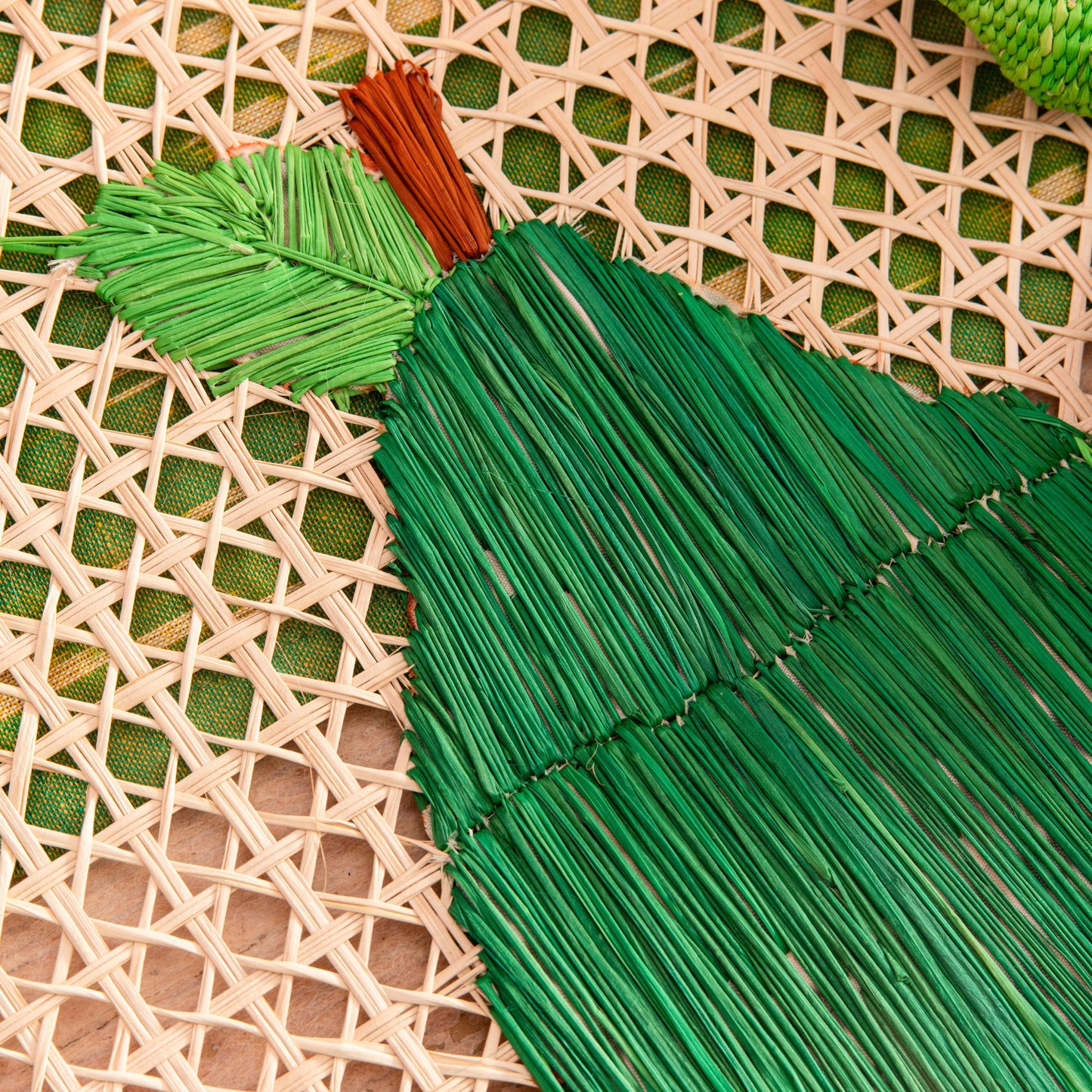 Natural Straw Woven Green Pear Fruits Round Placemats Placemats WASHEIN