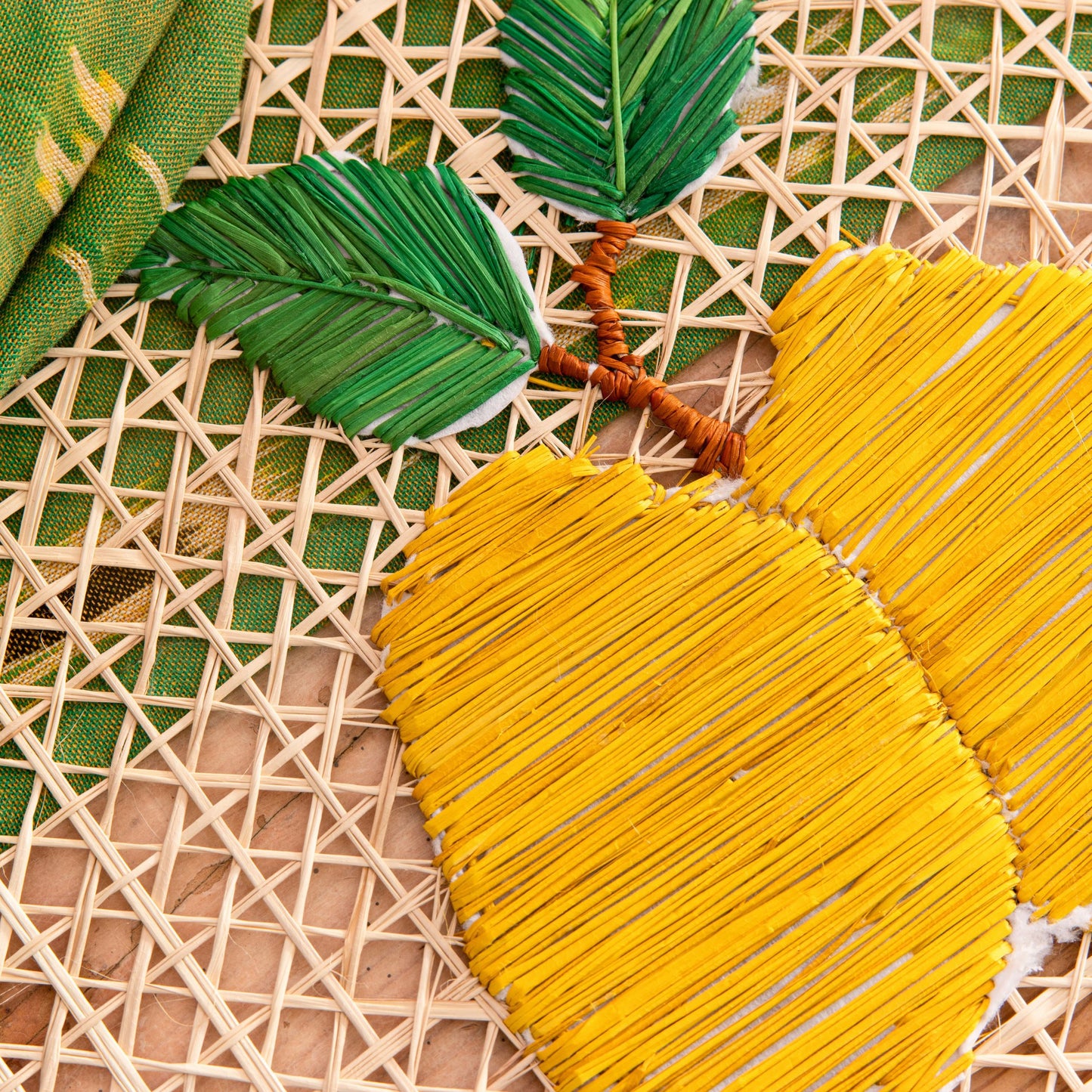 Natural Straw Woven Yellow Lemon Fruits Round Placemats Placemats WASHEIN