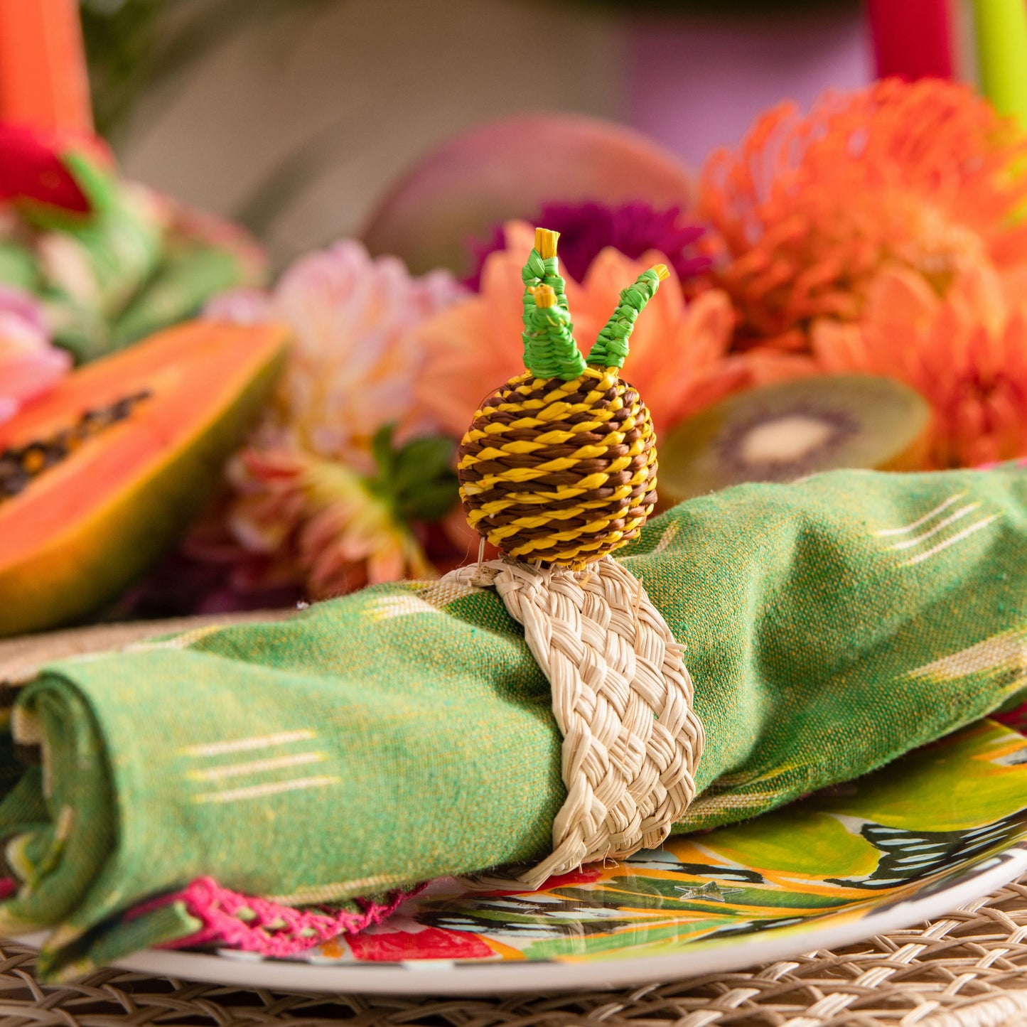 Natural Straw Woven Yellow Pineapple Fruits Round Placemats Placemats WASHEIN