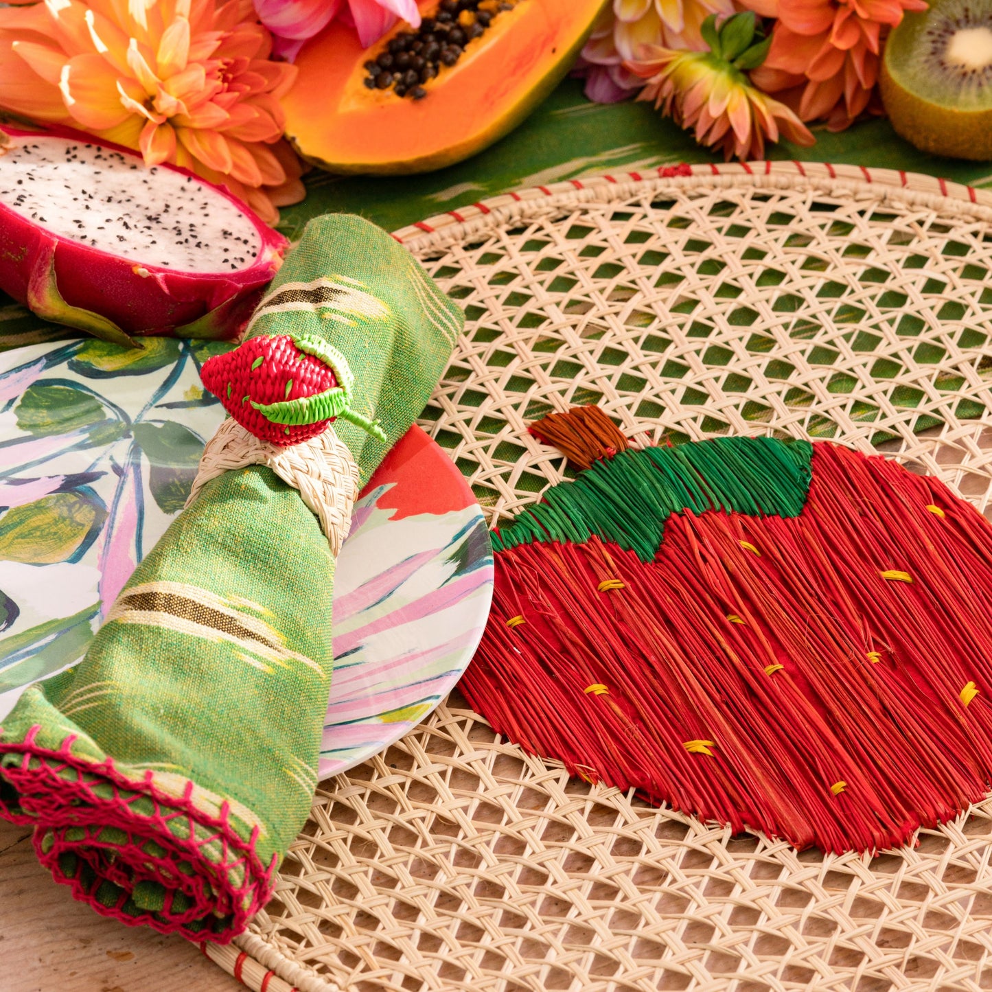 Set X 4 Woven Natural Iraca Straw Red Strawberry Fruit Napkin Rings Napkin Rings WASHEIN