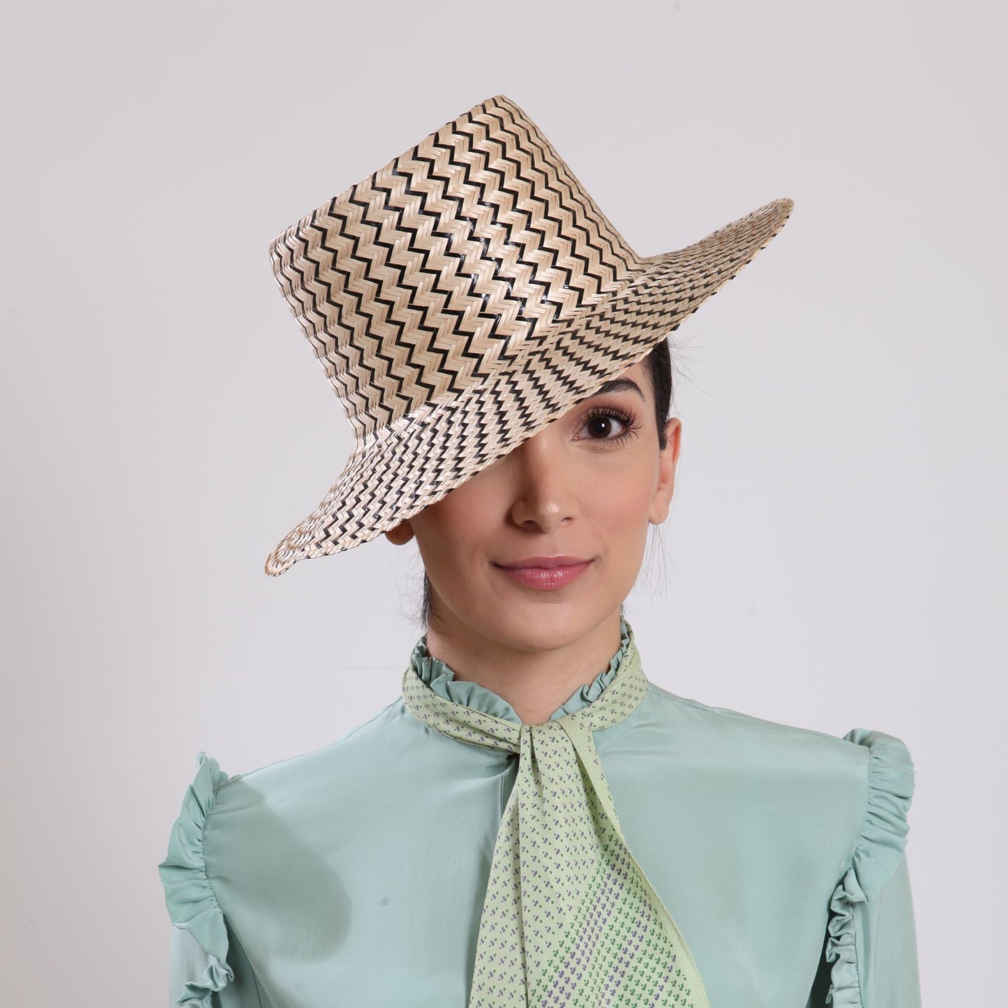 Viajero Black Short Brim Straw Hat Hat WASHEIN