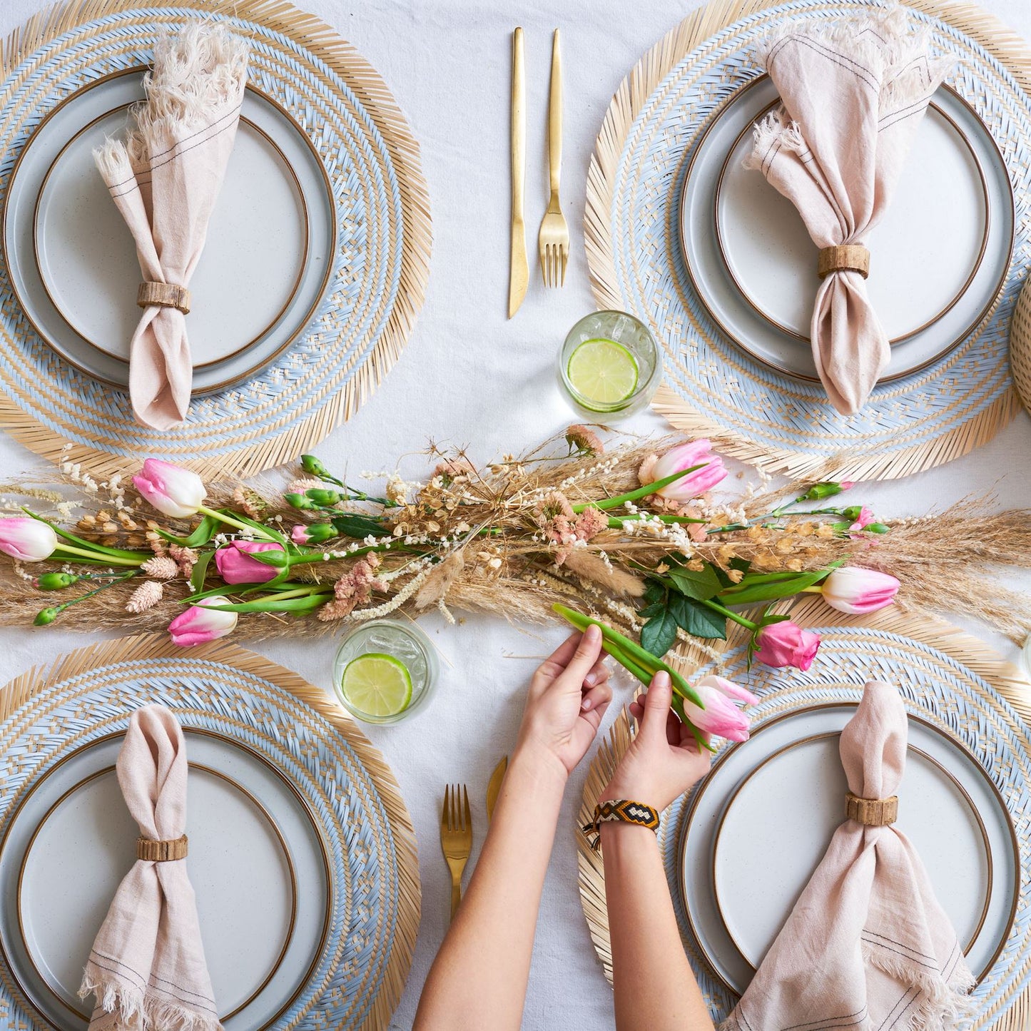 Woven Natural Straw Blue Round Placemats with Trimming Placemats WASHEIN
