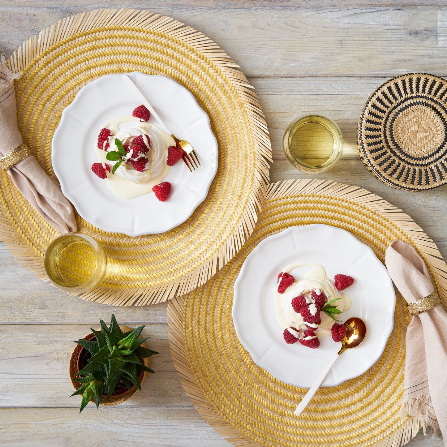 Woven Natural Straw Gold Circular Placemats with Trimming Placemats WASHEIN