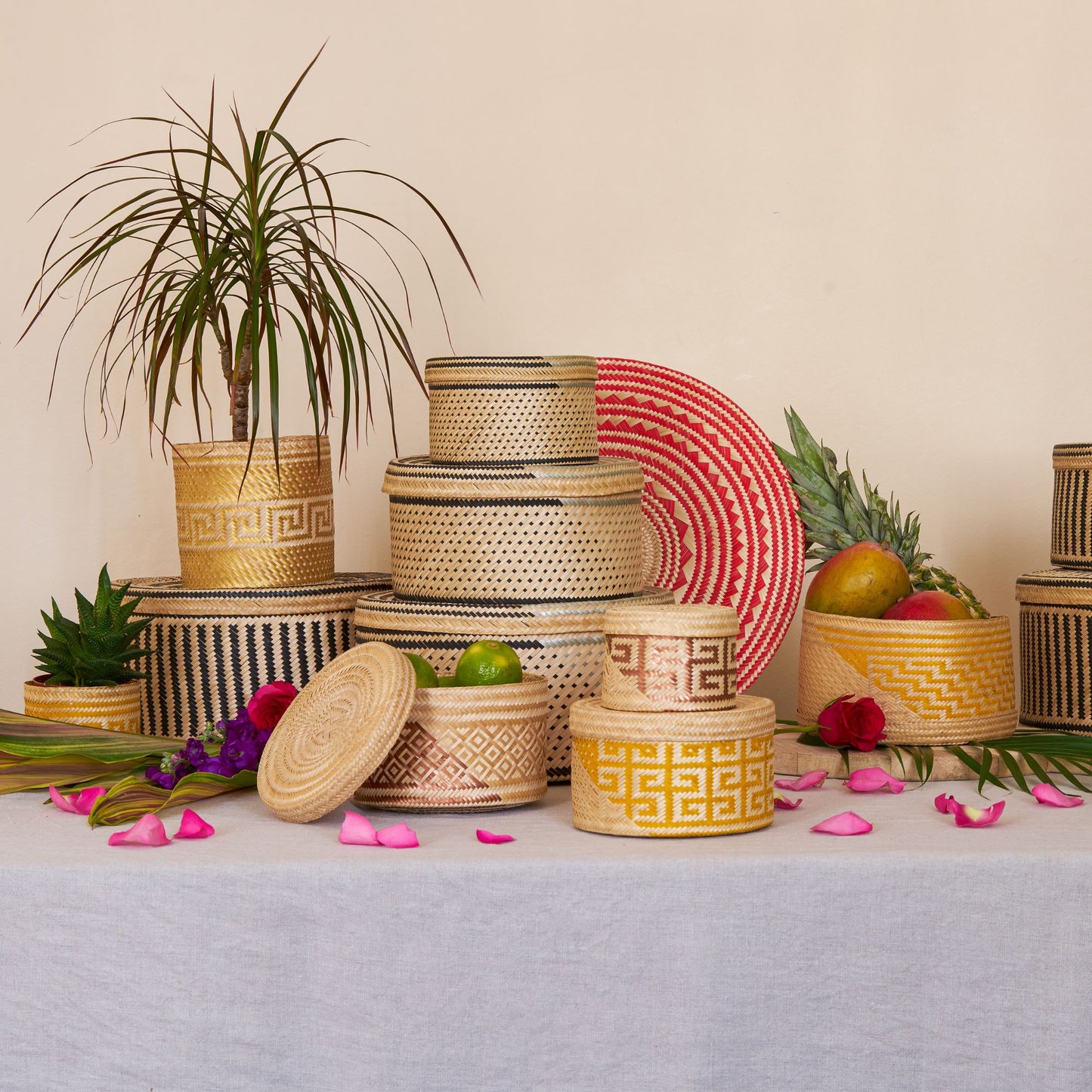 Woven Natural Straw Red Round Placemats Baskets WASHEIN