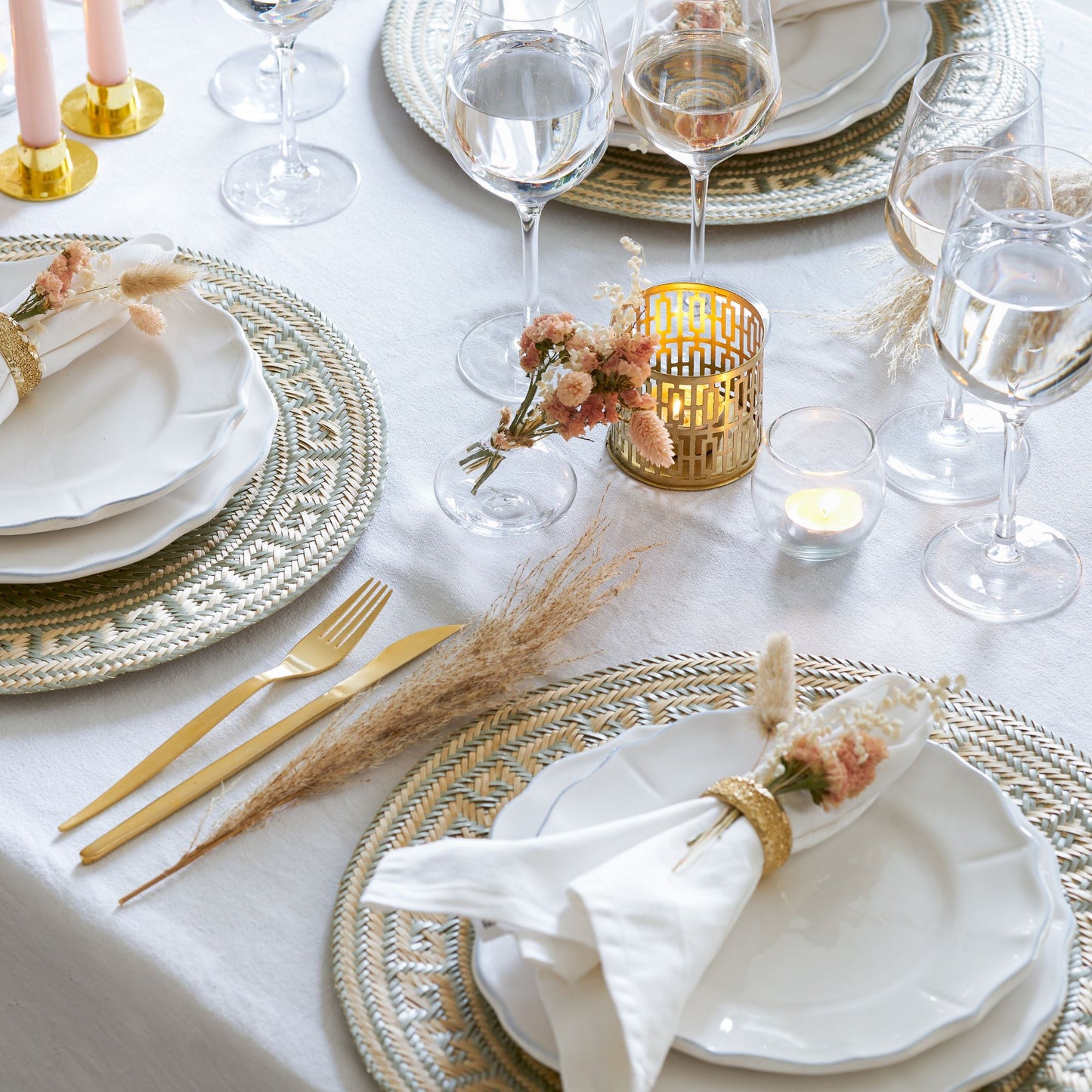 Woven Natural Straw Silver Round Placemats Placemats WASHEIN