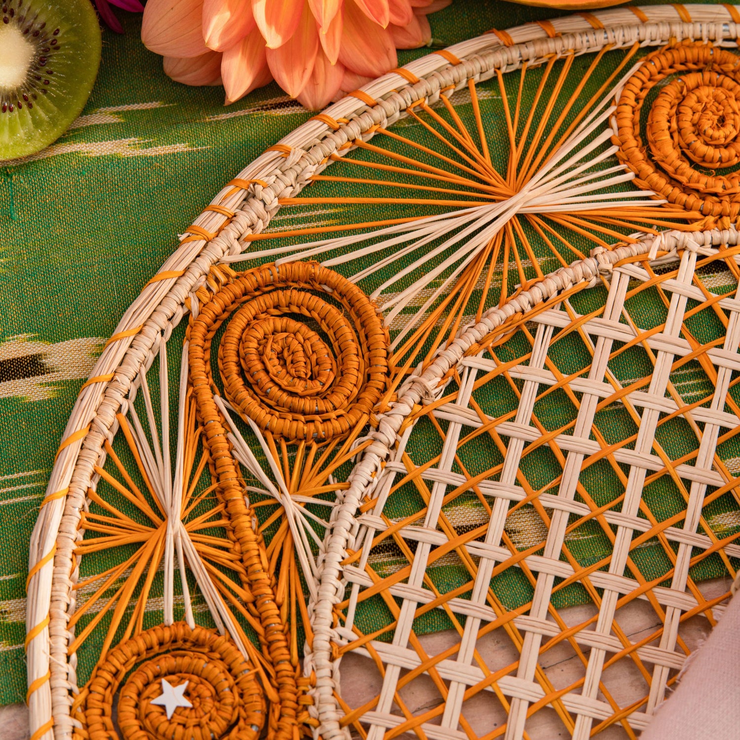 Natural Straw Woven Orange Spiral Round Placemats Placemats WASHEIN 